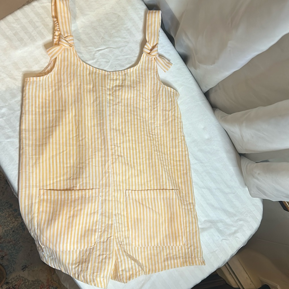 Yellow striped,girls beach cover up, size small (6/7) with functional pockets.